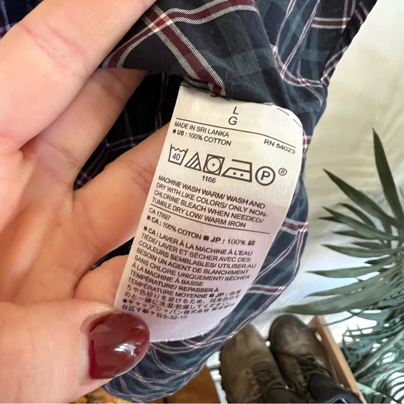 Banana Republic Men's Navy Plaid Shirt - Picture 3 of 5